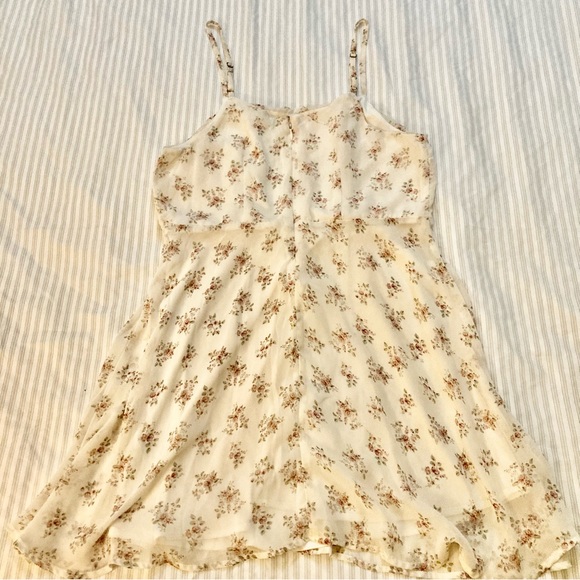 Forever 21 cream floral mini dress - Picture 3 of 8